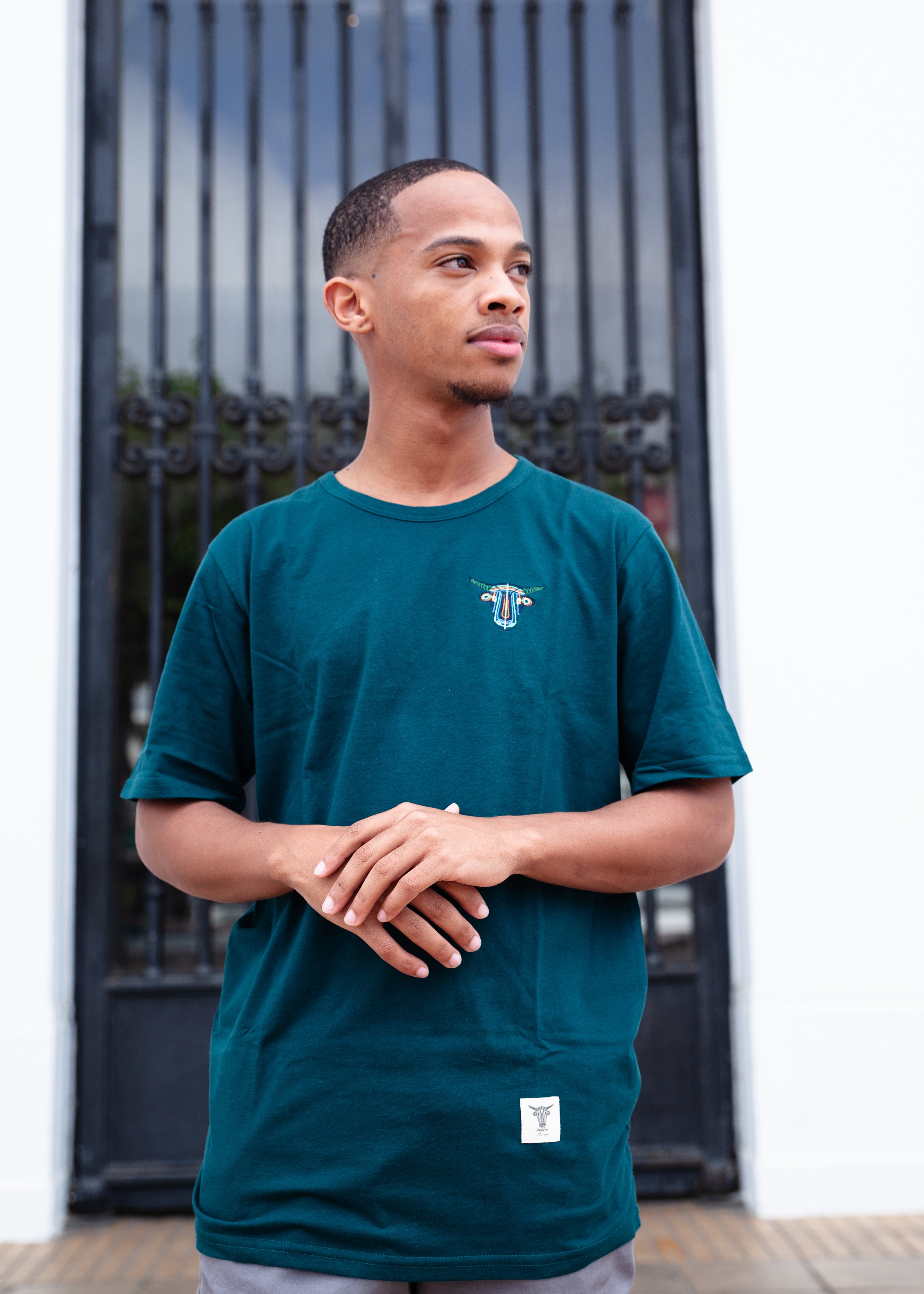 Green short sleeve embroidered T-shirt